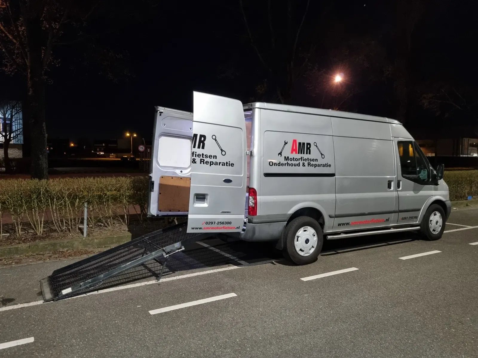 AMR transportbus met laadklep